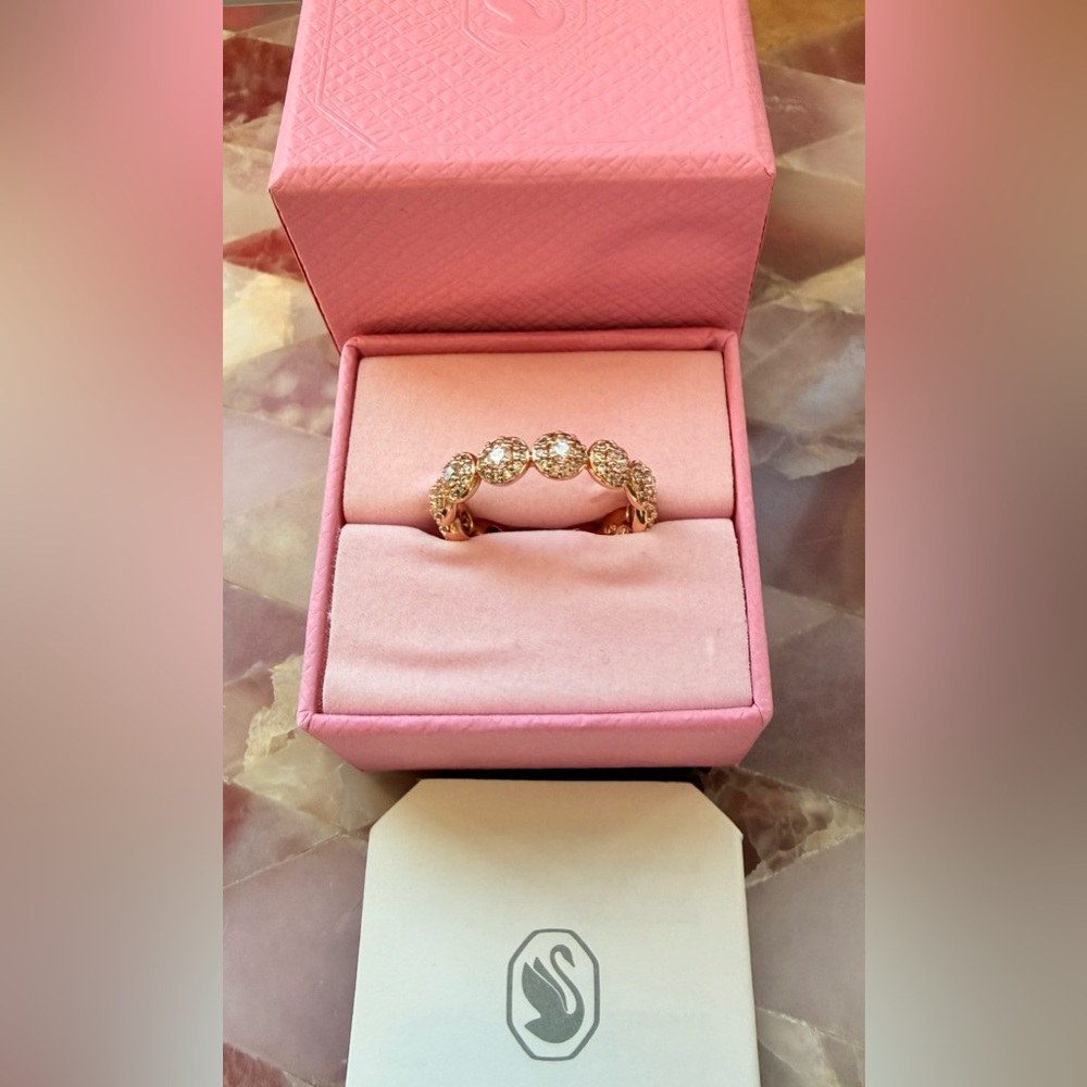 Swarovski Rose Gold Crystal ring - Picture 5 of 9